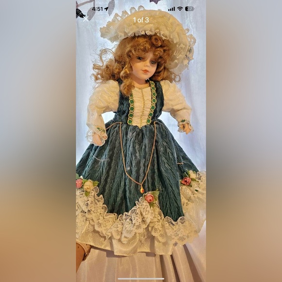 Poupée de collection /porcelain doll - Picture 1 of 3